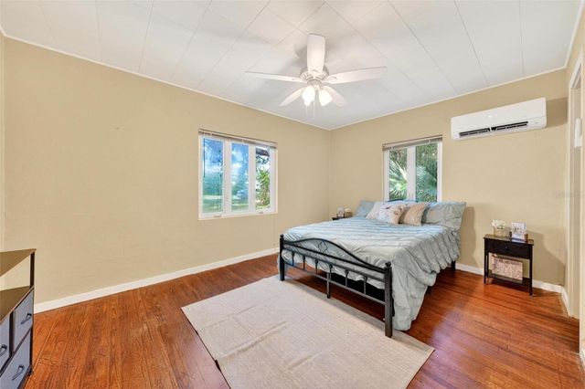 112 N LAKE AVENUE, Leesburg, FL 34748
