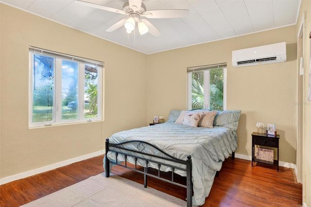 112 N LAKE AVENUE, Leesburg, FL 34748