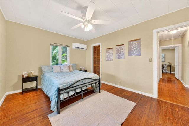 112 N LAKE AVENUE, Leesburg, FL 34748