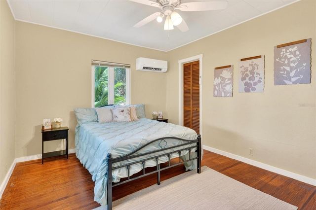 112 N LAKE AVENUE, Leesburg, FL 34748