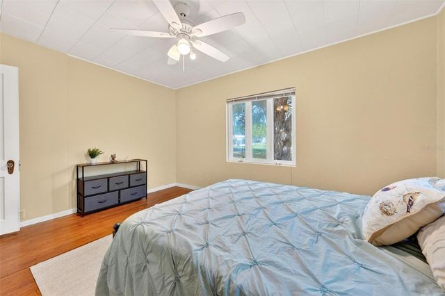 112 N LAKE AVENUE, Leesburg, FL 34748