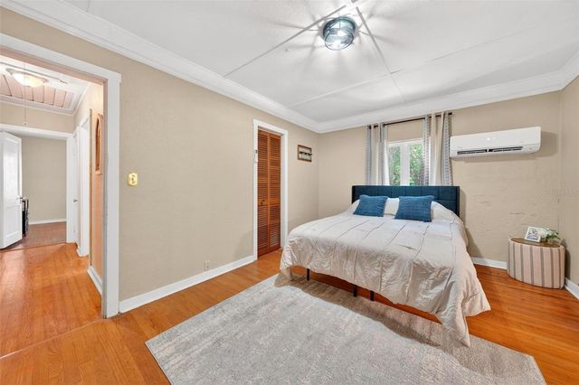 112 N LAKE AVENUE, Leesburg, FL 34748