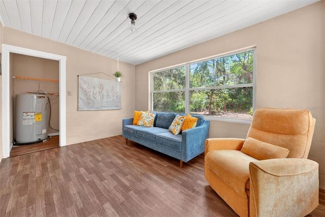 112 N LAKE AVENUE, Leesburg, FL 34748