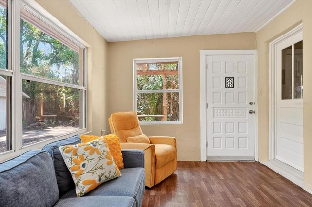 112 N LAKE AVENUE, Leesburg, FL 34748