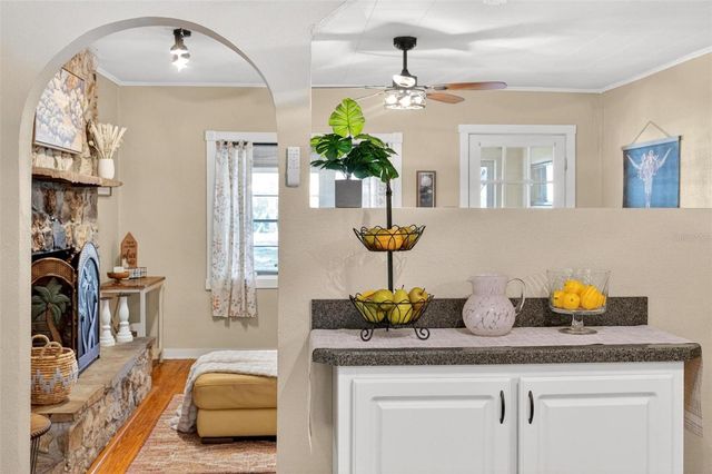 112 N LAKE AVENUE, Leesburg, FL 34748