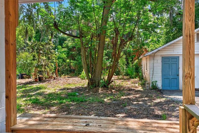 112 N LAKE AVENUE, Leesburg, FL 34748