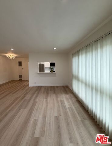 1045 N Edinburgh Avenue, Los Angeles, CA 90046