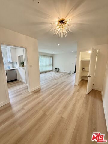 1045 N Edinburgh Avenue, Los Angeles, CA 90046