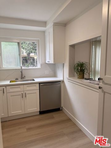 1045 N Edinburgh Avenue, Los Angeles, CA 90046