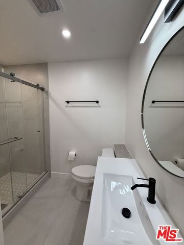 1045 N Edinburgh Avenue, Los Angeles, CA 90046