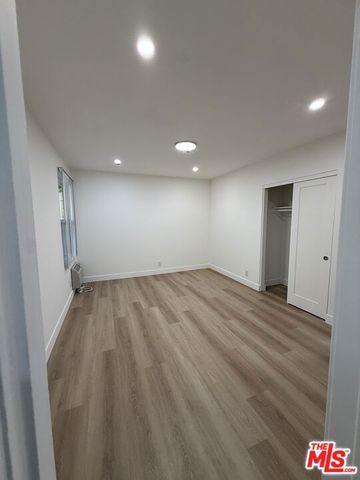 1045 N Edinburgh Avenue, Los Angeles, CA 90046