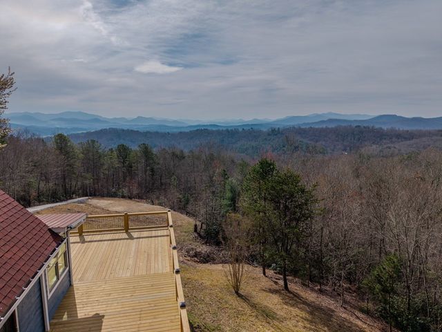 355 Up The Creek Trail, Hayesville, NC 28904