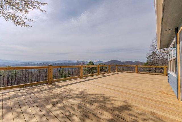 355 Up The Creek Trail, Hayesville, NC 28904