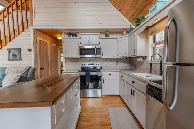 355 Up The Creek Trail, Hayesville, NC 28904