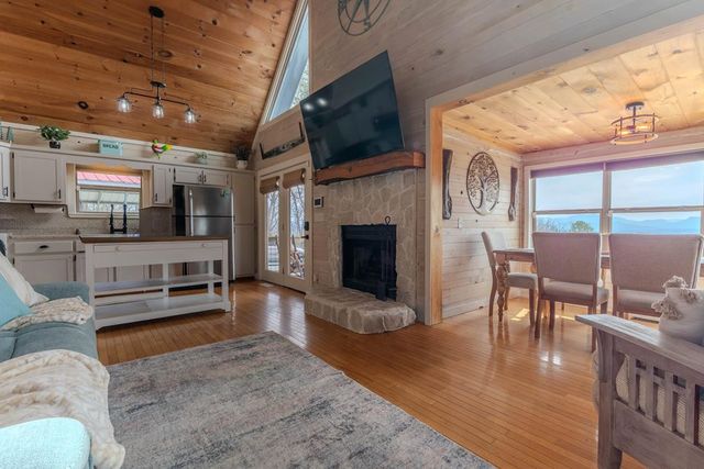 355 Up The Creek Trail, Hayesville, NC 28904