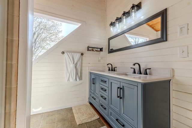 355 Up The Creek Trail, Hayesville, NC 28904
