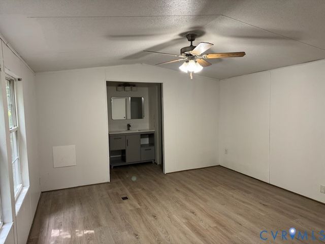 27413 Flank Rd, North Dinwiddie, VA 23805