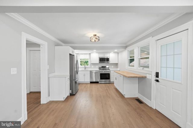 6704 BOXWOOD DR, Suitland, MD 20746