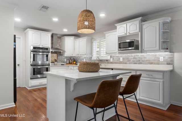 13 Greenbriar Drive, Gulfport, MS 39507