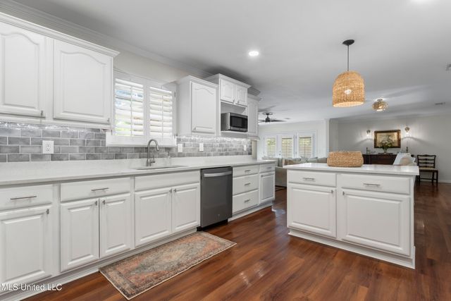 13 Greenbriar Drive, Gulfport, MS 39507