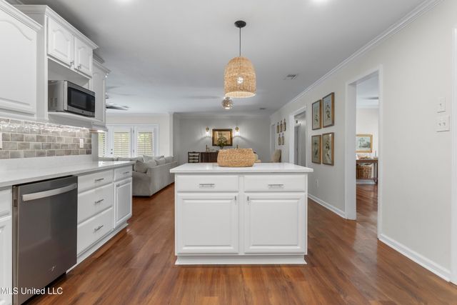 13 Greenbriar Drive, Gulfport, MS 39507