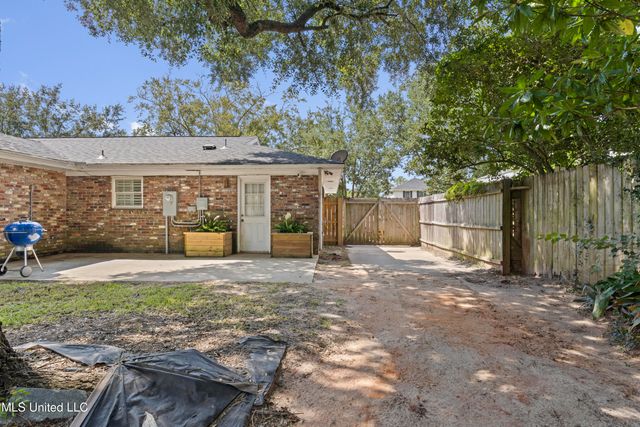 13 Greenbriar Drive, Gulfport, MS 39507