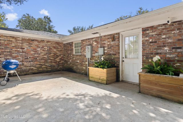 13 Greenbriar Drive, Gulfport, MS 39507