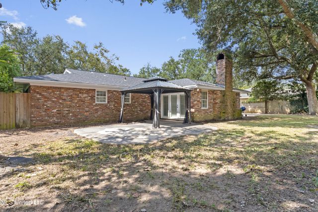 13 Greenbriar Drive, Gulfport, MS 39507