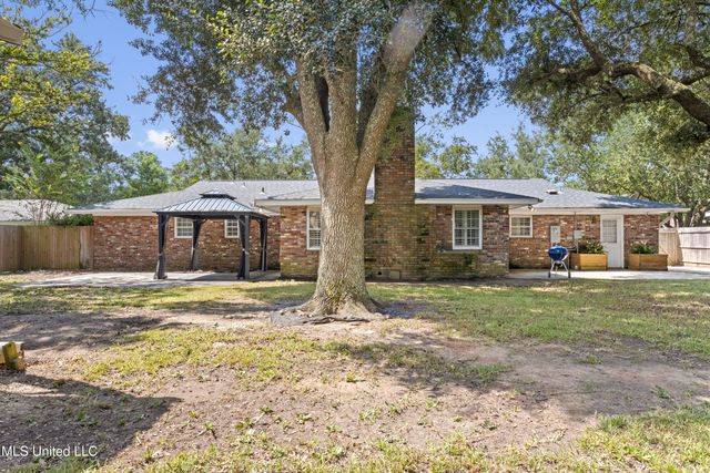 13 Greenbriar Drive, Gulfport, MS 39507