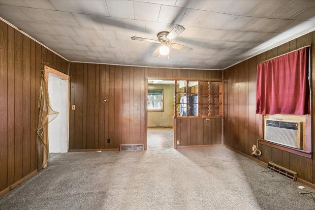 712 10th Street, De Witt, IA 52742