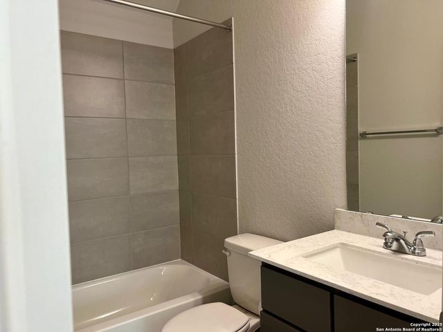 2810 High Castle, San Antonio, TX 78245