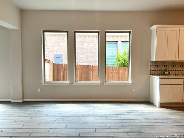 2810 High Castle, San Antonio, TX 78245