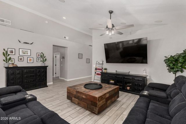 1441 E GLENHAVEN Drive, Phoenix, AZ 85048