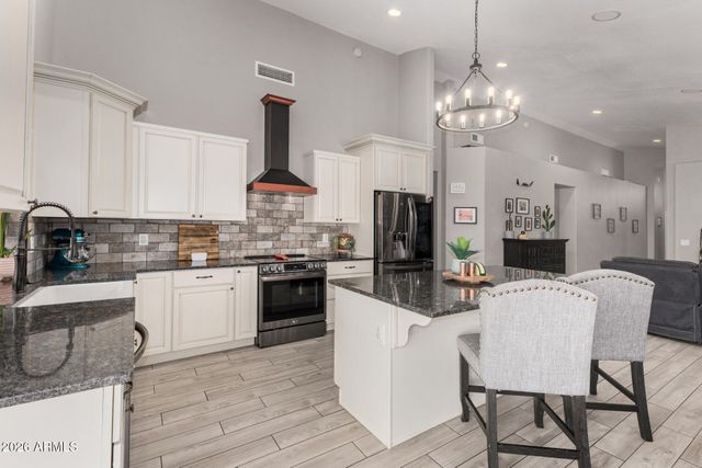 1441 E GLENHAVEN Drive, Phoenix, AZ 85048