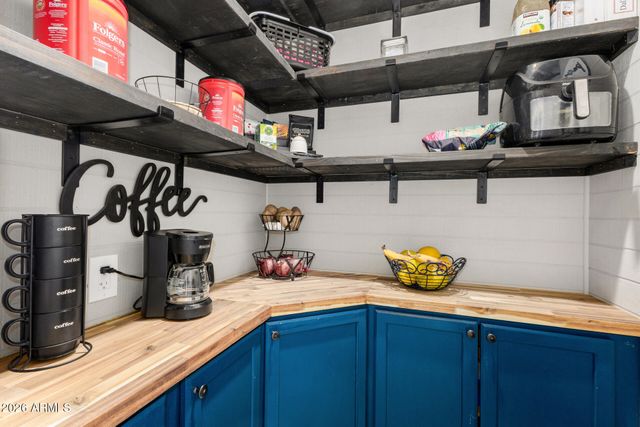 1441 E GLENHAVEN Drive, Phoenix, AZ 85048