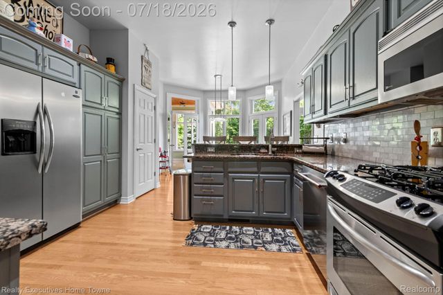 3276 Shorewood Avenue, Fort Gratiot Charter Township, MI 48059