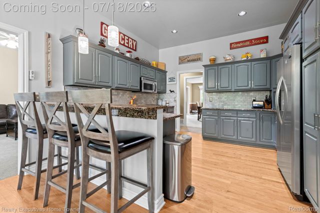 3276 Shorewood Avenue, Fort Gratiot Charter Township, MI 48059