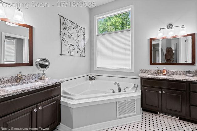 3276 Shorewood Avenue, Fort Gratiot Charter Township, MI 48059