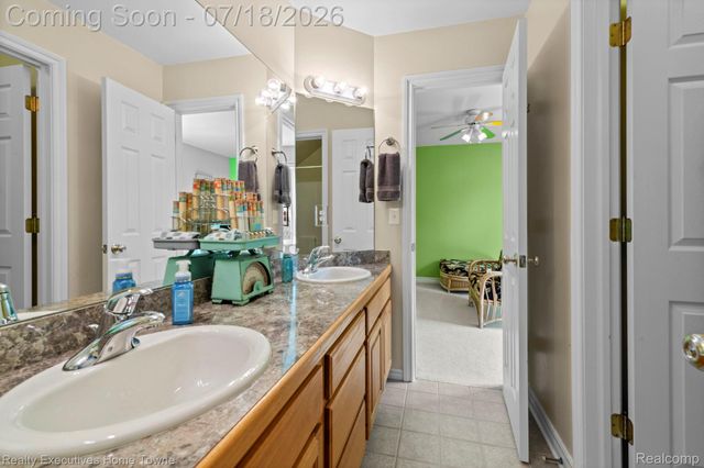 3276 Shorewood Avenue, Fort Gratiot Charter Township, MI 48059