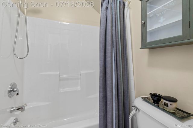 3276 Shorewood Avenue, Fort Gratiot Charter Township, MI 48059