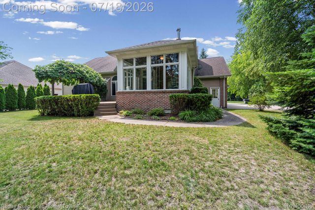 3276 Shorewood Avenue, Fort Gratiot Charter Township, MI 48059