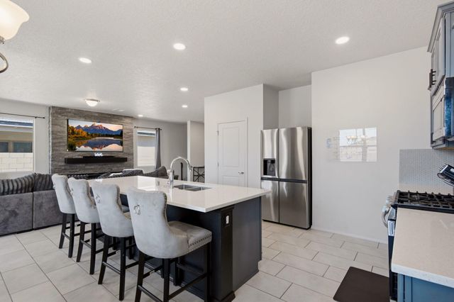 2740 Camino Plata Loop NE, Rio Rancho, NM 87144