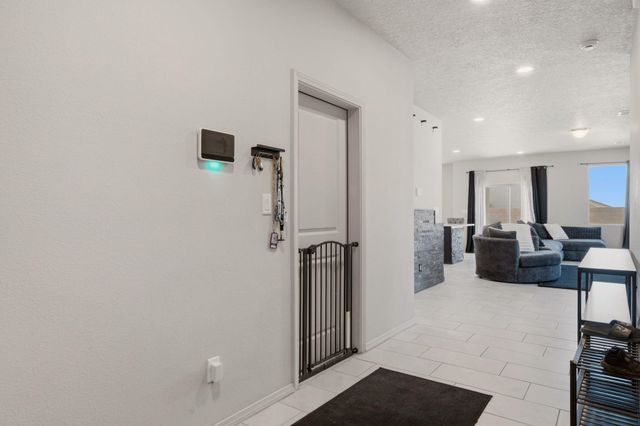 2740 Camino Plata Loop NE, Rio Rancho, NM 87144