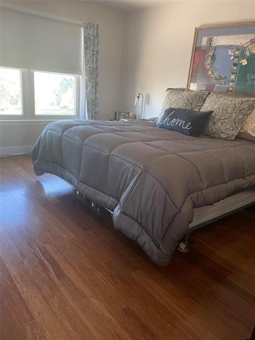 3710 Brewster Key Drive, Galveston, TX 77554