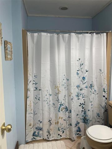 3710 Brewster Key Drive, Galveston, TX 77554