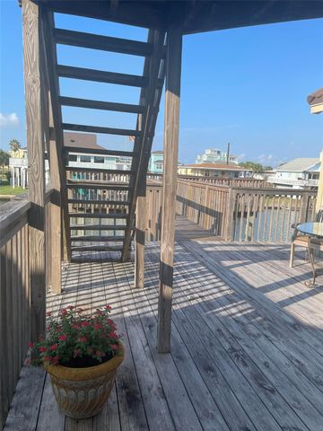 3710 Brewster Key Drive, Galveston, TX 77554