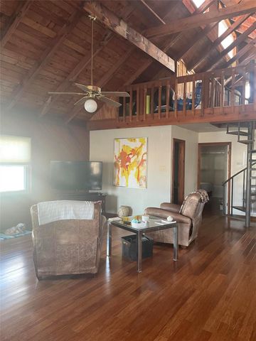 3710 Brewster Key Drive, Galveston, TX 77554