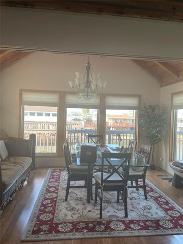 3710 Brewster Key Drive, Galveston, TX 77554