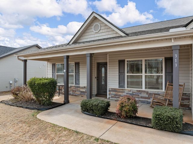 313 Highland Springs Loop, Inman, SC 29349