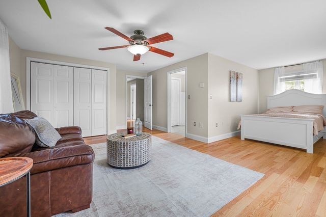 96 Fowler St, Upton, MA 01568